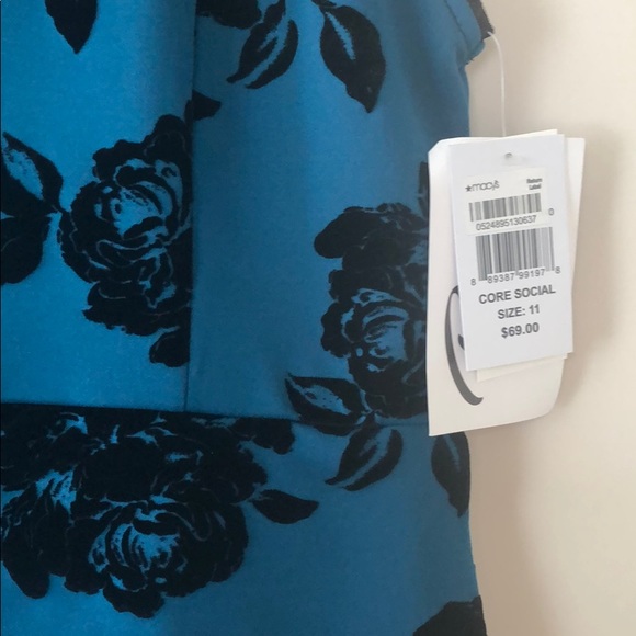 Trixxi Core Social Dress - Picture 3 of 6